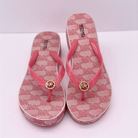 Michael Kors Bedford Logo MK Women's
Wedge Flip Flop Sandals - Picture 2 of 8